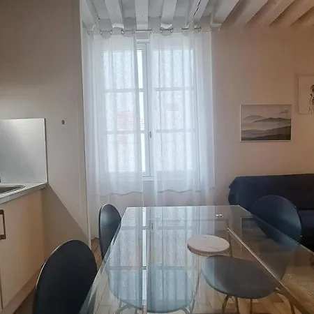 Centre Vieux Dans Immeuble Historique 3p Apartment